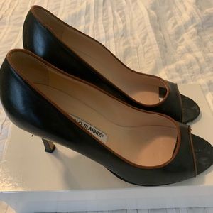 Manolo Blahnik Peep Toe Pumps 39 Calf Black